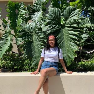 Meet your Posher, Alyssa